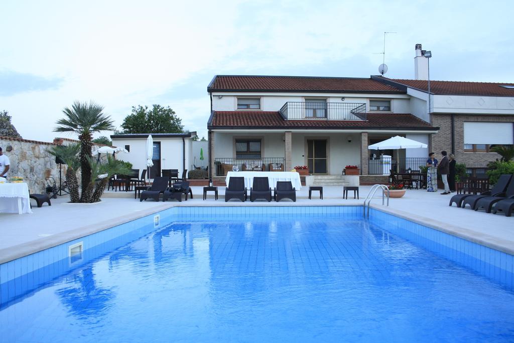 Villa Genny Altamura Bagian luar foto